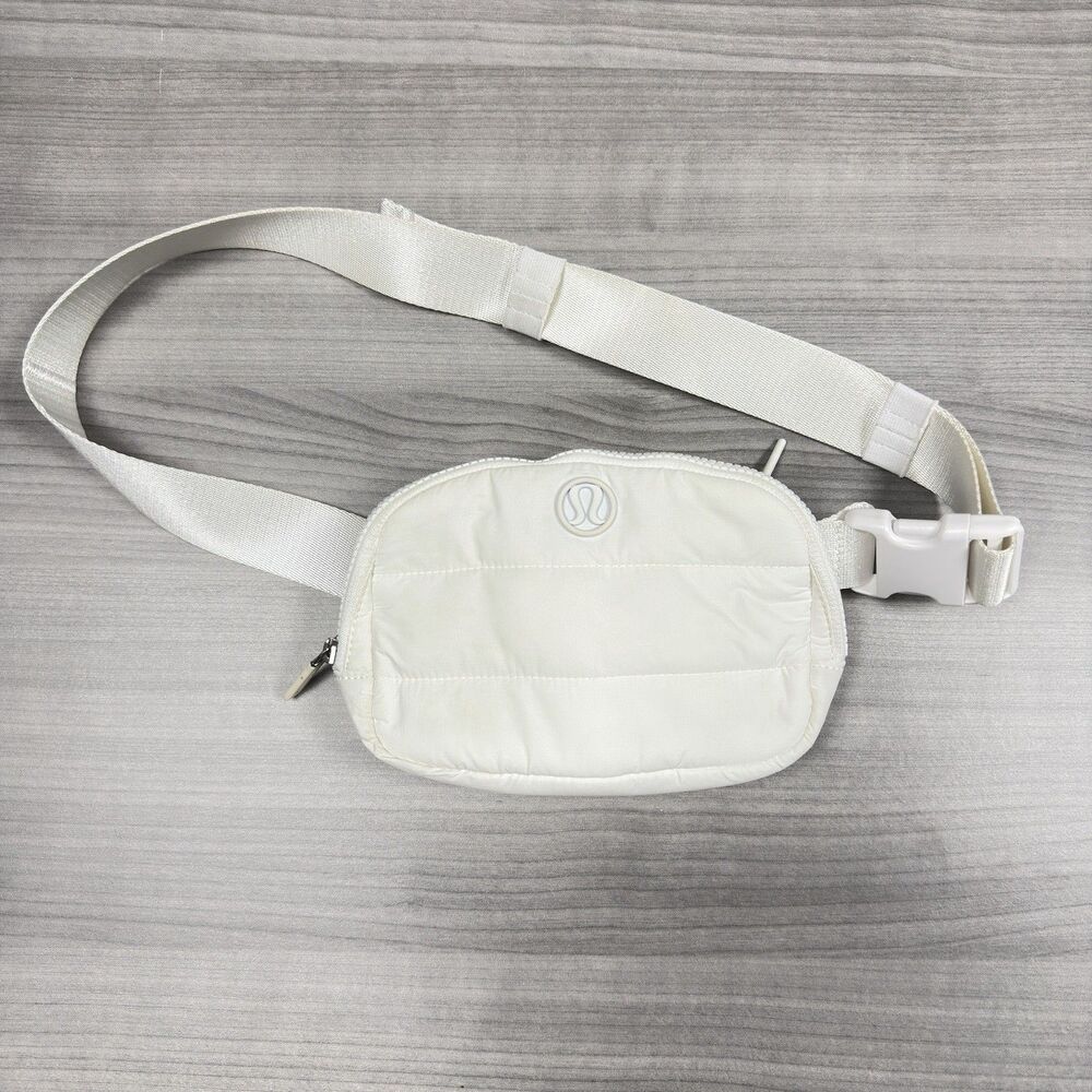 Lululemon Everywhere Belt Bag *Wunder Puff WHT White